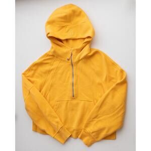 Lululemon Quarter Zip in Orangey Yellow (M/L)
